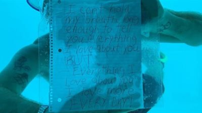 عرض عليها الزواج في عمق البحر.. وفاة شاب غرقًا أثناء طلب الزواج من حبيبته (صور)