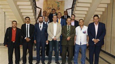 محافظ سوهاج يوجه بحل بعض مشاكل المواطنين بالمحافظة (صور)