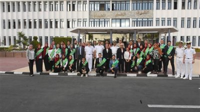 لرفع روح الولاء والانتماء.. طلاب جامعة القاهرة في زيارة للكلية الحربية (صور)