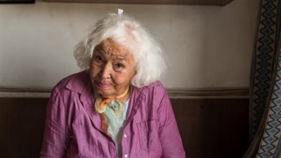 دار مصر العربية توقع عقد نشر أعمال الدكتورة نوال السعداوي (صورة)