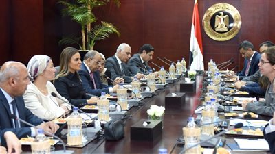 4 وزراء يبحثون مع بعثة البنك الدولي دعم مشروع مكافحة التلوث وإدارة المخلفات الصلبة