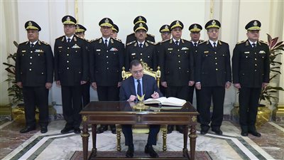 مكافأة 694 من رجال الشرطة لجهودهم في تحقيق رسالة الأمن