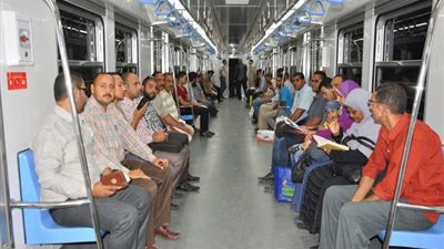 “ع المحطة”.. أول مجلة توزع مجانًا على ركاب المترو والقطارات تزامنًا مع انتصارات أكتوبر