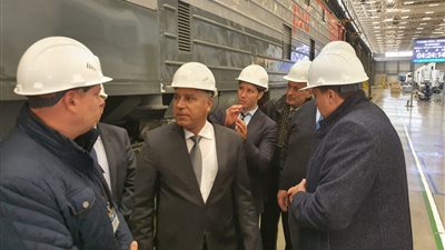 وزير النقل: نولي أهمية كبيرة لزيادة قوة الجر بالسكة الحديد لتحسين الخدمة للجمهور (صور)