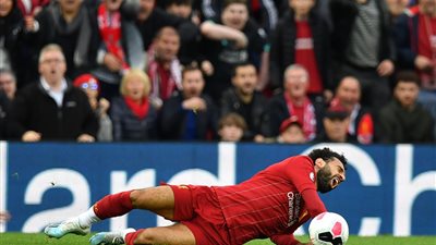 تعرف على حجم إصابة محمد صلاح وفرص لحاقه بمواجهة مانشستر يونايتد بالدوري الإنجليزي
