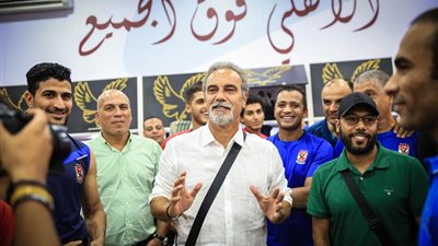 في لفتة رائعة.. الأهلي يدعو لاسارتي للاحتفال بلقب الدوري