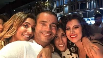 دينا الشربيني والسعدني وشيكو وياسمين رئيس.. النجوم في عيد ميلاد عمرو دياب (فيديو)