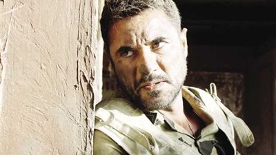 أحمد عز: استخدمنا ذخيرة حية أثناء تصوير فيلم الممر (فيديو)