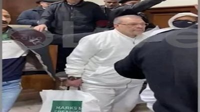  ماركس أند سبنسر وساعة رولكس.. تفاصيل ظهور حسن راتب بشنط ماركة عالمية داخل المحكمة | صور وفيديو 