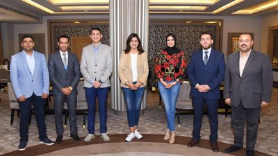 وزيرة الهجرة تلتقي الشباب المصريين بالخارج على هامش منتدى شباب العالم