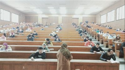 انتظام أعمال امتحانات الفصل الدراسي الأول بجامعة دمنهور