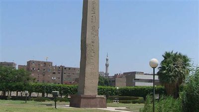 حصر العقارات المجاورة لمسلة سونوسرت تمهيدًا لإزالتها