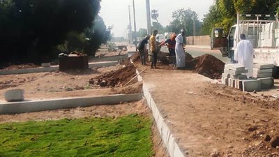 إعادة رصف الطرق والشوارع بمركز دراو بـ5.7 مليون جنيه في أسوان
