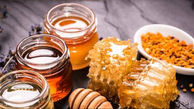 فوائد حبة البركة مع العسل تعالج العظام والسكر والضغط 