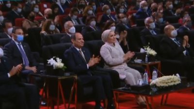 الرئيس السيسي يشهد عرضًا مسرحيا عن جائحة كورونا 