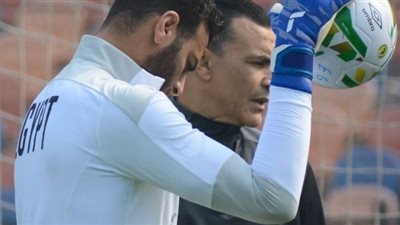 تأكيدًا لـ القاهرة 24.. سلبية مسحة عصام الحضري ومحمد أبو جبل لاختبار كورونا