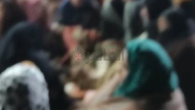 عروسة كانت تعمل لتجهز نفسها.. انهيار أسر ضحايا حادث سقوط سيارة بمنشأة القناطر | فيديو