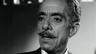 عبد العظيم عبد الحق موسيقار يتحدى النسيان على طاولة صالون ببيت الغناء العربي