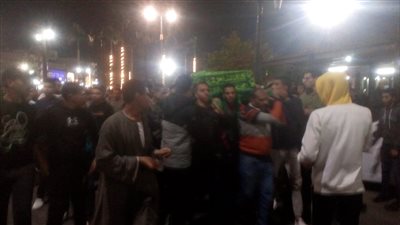 الأقصر تتشح بالسواد.. تشييع جثمان الطالب الرابع في حادث السيارة الملاكي | فيديو