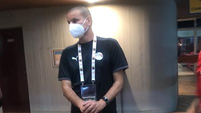 طارق سليمان يعود للقاهرة بعد شفاء عصام الحضري وتوليه مهام تدريب حراس المنتخب