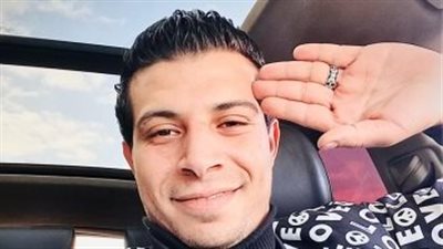 عدوية شعبان عبد الرحيم يرد على شقيقه بعد طرده من المنزل: عملت لأخويا بلوك من قلبي | فيديوجراف