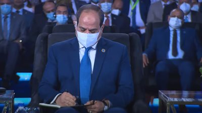 السيسي: تجربة مصر في التعامل مع الجائحة كانت مختلفة.. اخترنا العمل عن التوقف 