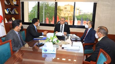 محافظ سوهاج يتابع الموقف التنفيذي للمرحلتين الخامسة والسادسة من الإسكان الاجتماعي بالكوثر