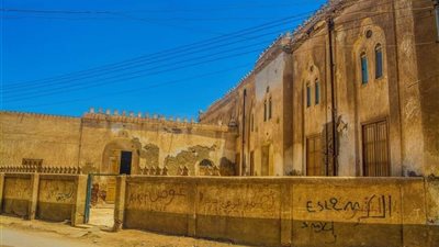 مسجد أبو غنام بيلا في كفر الشيخ مُغلق بقرار من الأوقاف.. والأهالي: المسجد تفرَّق دمه 