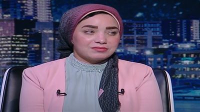 معلمة الدقهلية عن مصور فيديو الرقص: هخليه عبرة