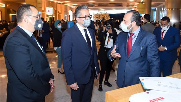 وزير السياحة والآثار