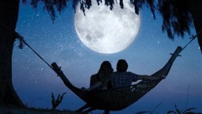 ممشى القمر في ليلة الكريسماس.. مجموعة قصصية لياسمين نصار بمعرض الكتاب