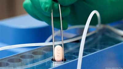 استشاري مناعة في لندن: عقار فايزر لعلاج كورونا تحمل تركيبته مضادات لـ فيروس الإيدز