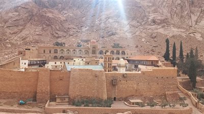 استمرار معسكر سانت كاترين السينمائي.. ومتابعة تصوير فيلم التجلي