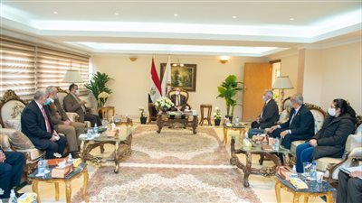 تفاصيل زيارة وزير الإنتاج الحربي إلى شركة حلوان للأجهزة المعدنية