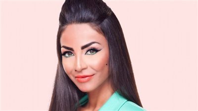 دوللي شاهين تغادر حفلها في الساحل بسبب مستحقاتها المادية