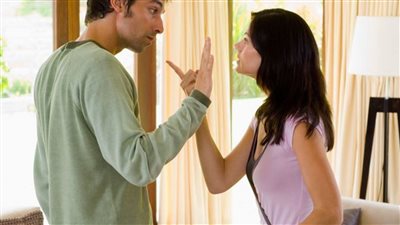  كيف تتعامل مع زوجك خلال مشاهدة مباراة كرة القدم المفضلة لديه؟