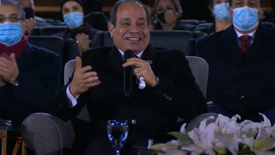 السيسي يوجه الشكر لـ الطاقم المظلي المشارك في حفل ختام منتدى شباب العالم