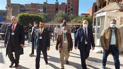 رئيس جامعة بنها يؤكد انتظام سير الامتحانات وتوفير سبل الراحة للطلاب