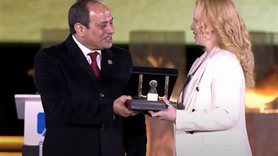 السيسي يكرم الشباب الملهمين في منتدى شباب العالم 2022