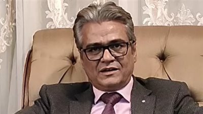 الطبيب المعالج لـ وائل الإبراشي: طلبت نقله إلى المستشفى.. ولا أتقاضى أموالا مقابل علاج كورونا