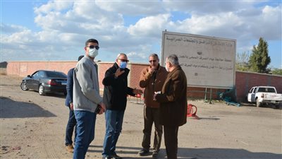 محافظ القليوبية يتابع الحملة المكبرة لإزالة تراكمات القمامة بالخانكة