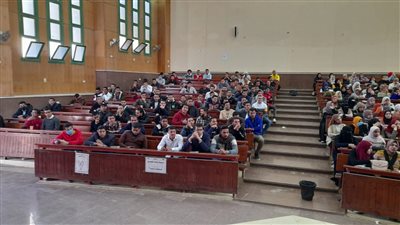 بعد محو أمية 9462 دارسا.. مركز تعليم الكبار بجامعة سوهاج يختتم جولاته التوعوية بالكليات