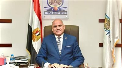 رئيس جامعة الأقصر يشدد على ضرورة تطبيق الإجراءات الاحترازية بامتحانات الفصل الدراسي الأول