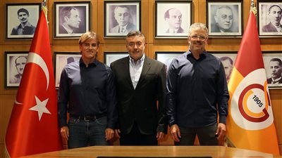 جالطة سراي يقدم مدرب مصطفى محمد الجديد لوسائل الإعلام | صور