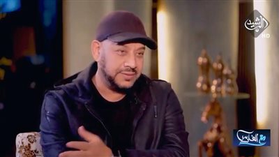 عمر كمال صوته حلو وأنغام المطربة رقم واحد.. أبرز تصريحات عصام كاريكا مع نزار فارس