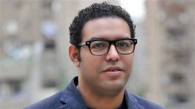  مصطفى سليم يرصد وجوه وأقنعة الحياة في 