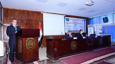 طب بشري سوهاج تناقش الحديث في علوم الأشعة التشخيصية والتداخلية | صور