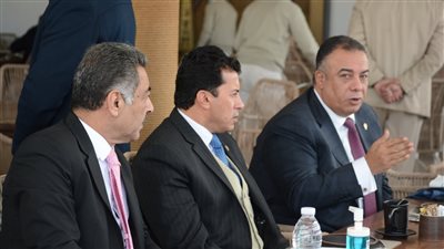 وزير الشباب والرياضة يحضر فعاليات قرعة كأس العالم لأندية السلة | صور