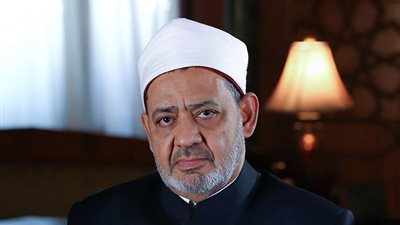 شيخ الأزهر ينعى طالبًا توفي مختنقًا بالغاز بفرع الجامعة بأسيوط 