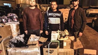 جمارك سفاجا تضبط 8 محاولات تهرب جمركي لأسلحة بيضاء وأقراص مخدرة | صور